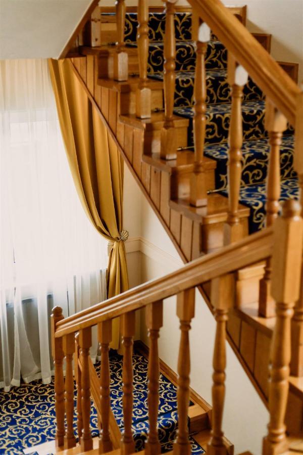 Korona Pension And Restaurant Heviz Ngoại thất bức ảnh