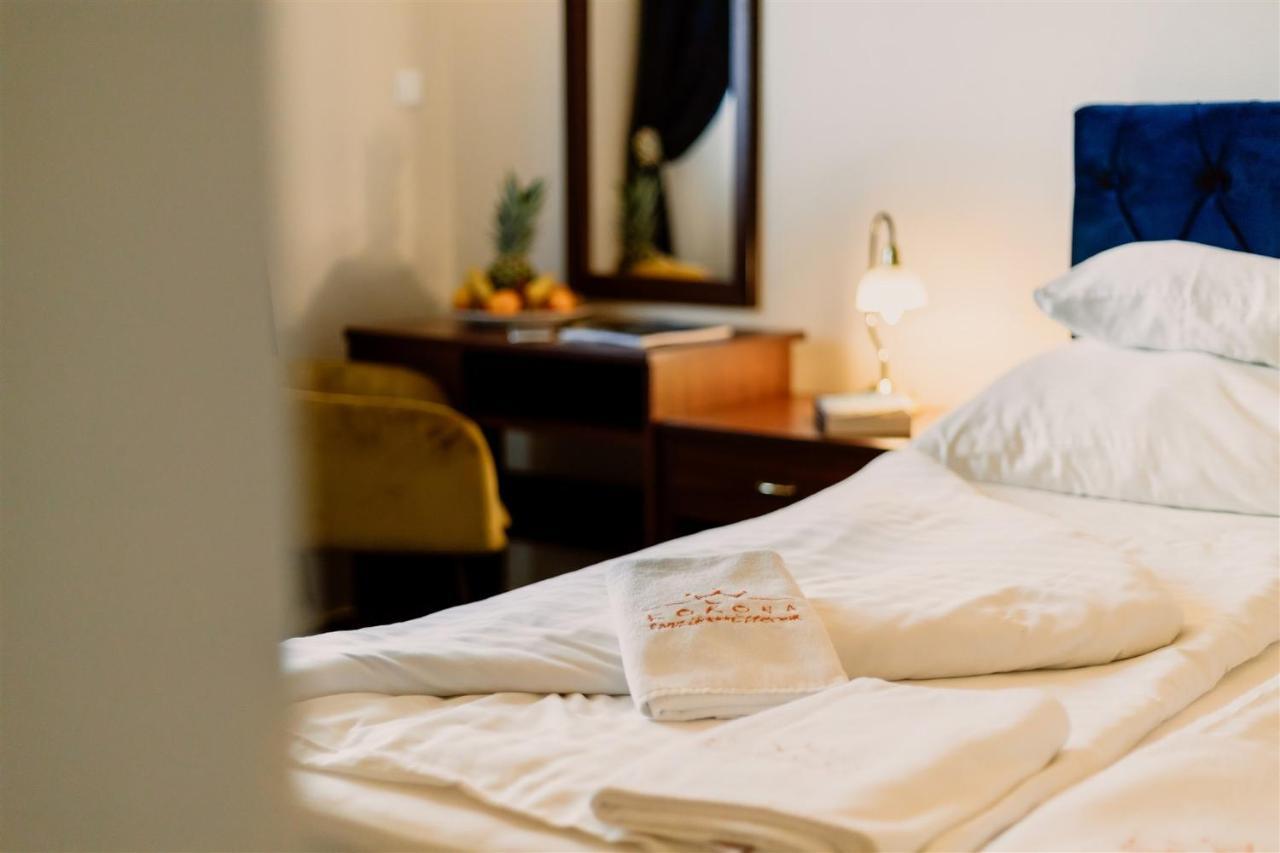 Korona Pension And Restaurant Heviz Ngoại thất bức ảnh